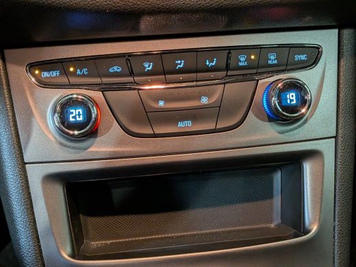 Opel Astra Sports Tourer 1.2 Edition | AGR-Stoel | CarPlay | Climate & Cruise C. | PDC V&A | Navi | LED | 16... ActivLease financial lease