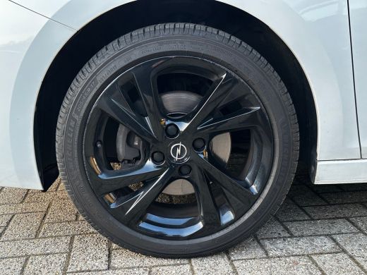 Opel Corsa 1.2 100PK GS Line | APPLE CARPLAY/ANDROID AUTO| CRUISE CONTROL| 17" LICHTMETALEN VELGEN| MISTLAMPEN| ActivLease financial lease