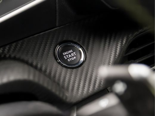 Peugeot 2008 1.2 PureTech GT-Line Automaat 131Pk (VIRTUAL COCKPIT, ZWART DAK, APPLE CARPLAY, 360 CAMERA, GROOT... ActivLease financial lease