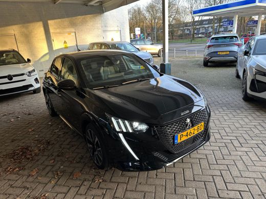 Peugeot 208 1.2 PureTech GT | Achterbank in delen neerklapbaar | Achteruitrijcamera | Airco (automatisch) ActivLease financial lease