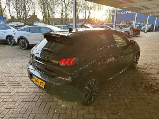 Peugeot 208 1.2 PureTech GT | Achterbank in delen neerklapbaar | Achteruitrijcamera | Airco (automatisch) ActivLease financial lease