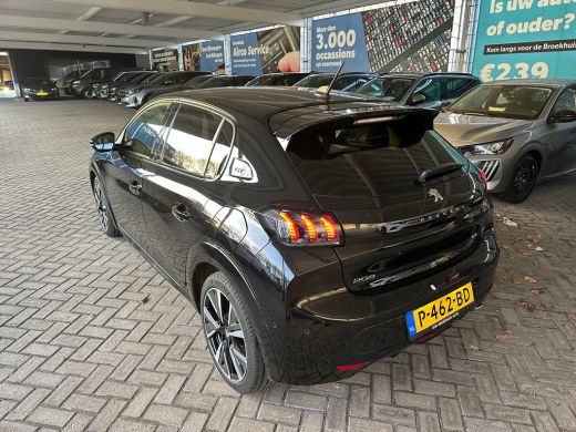 Peugeot 208 1.2 PureTech GT | Achterbank in delen neerklapbaar | Achteruitrijcamera | Airco (automatisch) ActivLease financial lease