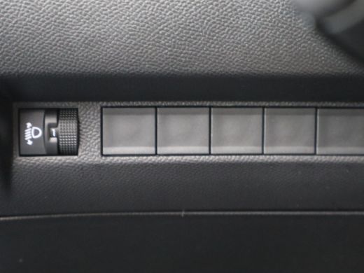 Peugeot 208 Hybrid 100 e-DCS6 Allure | Apple Carplay/Android Auto|telefoonintegratie premium | Armsteun voor ... ActivLease financial lease