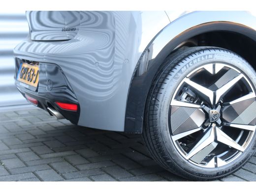 Peugeot 208 1.2 HYBRID 100PK GT PACK AUTOMAAT / NAVI / LEDER / CLIMA / PDC / 17" LMV / CAMERA / KEYLESS / PAN... ActivLease financial lease