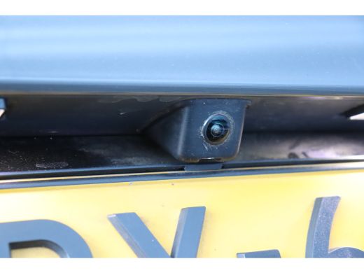 Peugeot 208 1.2 HYBRID 100PK GT PACK AUTOMAAT / NAVI / LEDER / CLIMA / PDC / 17" LMV / CAMERA / KEYLESS / PAN... ActivLease financial lease