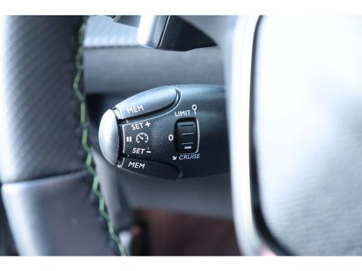 Peugeot 208 1.2 HYBRID 100PK GT PACK AUTOMAAT / NAVI / LEDER / CLIMA / PDC / 17" LMV / CAMERA / KEYLESS / PAN... ActivLease financial lease
