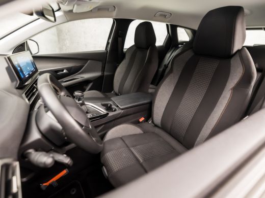 Peugeot 3008 1.2 PureTech Sport (APPLE CARPLAY, GROOT NAVI, KEYLESS, 360 CAMERA, SPORTSTOELEN, CRUISE, LANE AS... ActivLease financial lease