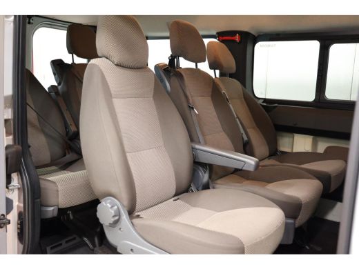 Peugeot Boxer 2.2 BlueHDI 9 Persoons Personenvervoer ActivLease financial lease