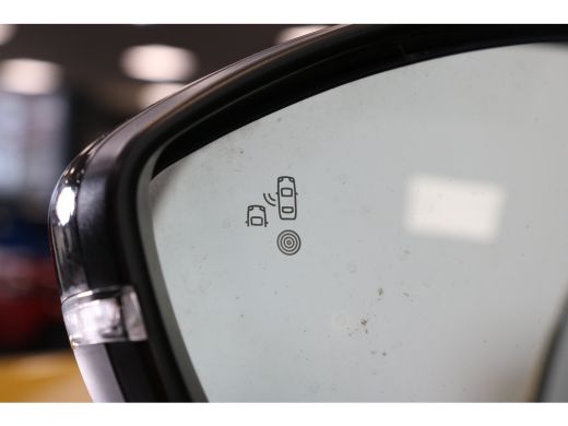 Peugeot e-208 EV GT Pack 50 kWh | Navi | Camera | Keyless | Verw. voorstoelen | LED koplampen | Leder Alcantara... ActivLease financial lease