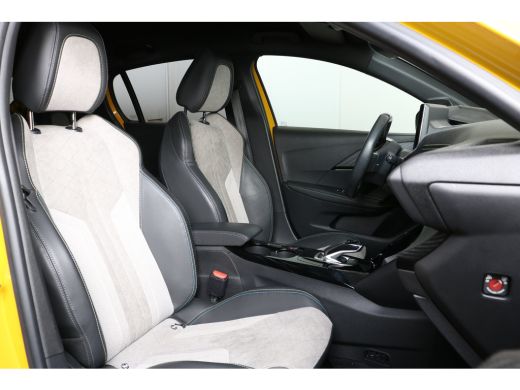 Peugeot e-208 EV GT Pack 50 kWh | Navi | Camera | Keyless | Verw. voorstoelen | LED koplampen | Leder Alcantara... ActivLease financial lease