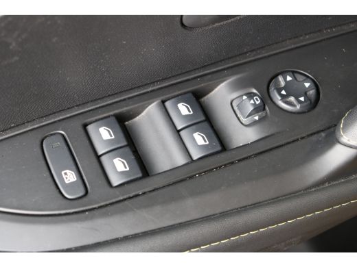 Peugeot e-208 EV GT Pack 50 kWh | Navi | Camera | Keyless | Verw. voorstoelen | LED koplampen | Leder Alcantara... ActivLease financial lease