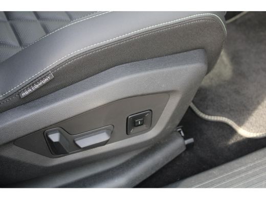 Peugeot e-5008 GT Avantage 73 kWh | Panorama/schuifdak | Lederen bekleding | Trekhaak | Navigatie | Camera | BTW | ActivLease financial lease