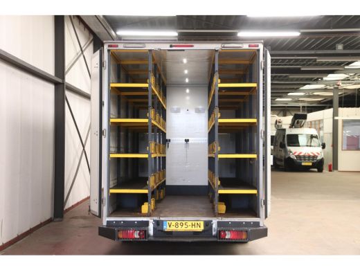 Renault Master 170PK AUTOMAAT PAARDENWAGEN LOWLINER VERKOOPWAGEN FOODTRUCK ActivLease financial lease