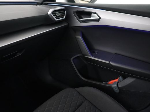 Seat Leon 1.4 TSI eHybrid PHEV FR | Trekhaak | Carplay | Adaptive cruise | Navigatie | Parkeerhulp | Full L... ActivLease financial lease