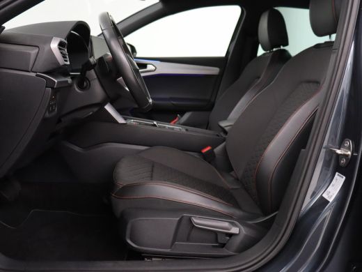 Seat Leon 1.4 TSI eHybrid PHEV FR | Trekhaak | Carplay | Adaptive cruise | Navigatie | Parkeerhulp | Full L... ActivLease financial lease