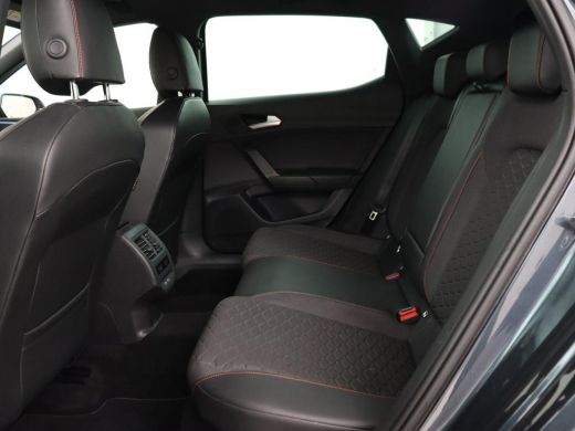 Seat Leon 1.4 TSI eHybrid PHEV FR | Trekhaak | Carplay | Adaptive cruise | Navigatie | Parkeerhulp | Full L... ActivLease financial lease