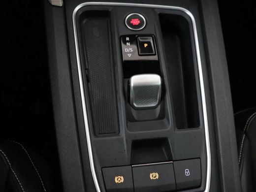 Seat Leon 1.4 TSI eHybrid PHEV Xcellence | Adaptive cruise | Carplay | Sfeerverlichting | Navigatie | Leder... ActivLease financial lease