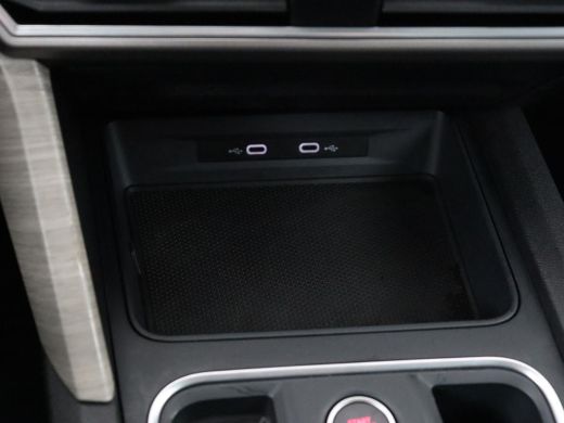 Seat Leon 1.4 TSI eHybrid PHEV Xcellence | Adaptive cruise | Carplay | Sfeerverlichting | Navigatie | Leder... ActivLease financial lease