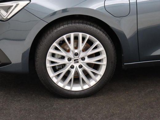 Seat Leon 1.4 TSI eHybrid PHEV Xcellence | Adaptive cruise | Carplay | Sfeerverlichting | Navigatie | Leder... ActivLease financial lease