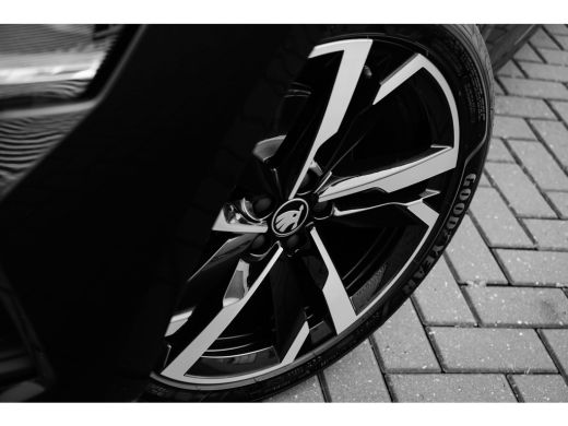 Skoda Kamiq Monte Carlo | Achteruitrijcamera | Cruise control met speedlimiter | Driver Activity Assistant, v... ActivLease financial lease