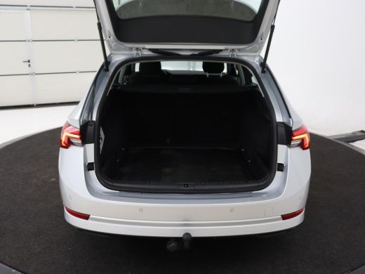 Skoda Octavia 1.0 e-TSI Ambition | Stoelverwarming | Trekhaak | Carplay | Navigatie | Full LED | Parkeerhulp | ... ActivLease financial lease