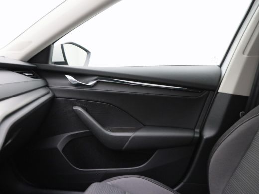 Skoda Octavia Combi 1.4 TSI iV PHEV Business Edition | Cruise Control | Climate Control | Parkeersensoren | Car... ActivLease financial lease