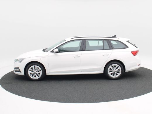 Skoda Octavia Combi 1.4 TSI iV PHEV Business Edition | Cruise Control | Climate Control | Parkeersensoren | Car... ActivLease financial lease