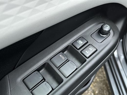 Suzuki Swift 1.2 Select Smart Hybrid GEEN AFLEVERKOSTEN | Parkeersensoren achter | Stoelverwarming | Adaptieve... ActivLease financial lease