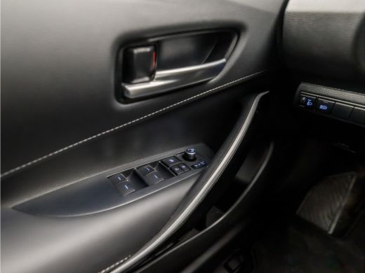 Toyota Corolla Touring Sports 2.0 Hybrid Sport 180Pk Automaat (APPLE CARPLAY, NAVIGATIE, CAMERA, LEDER, STOELVERWARMING, SPORTS... ActivLease financial lease