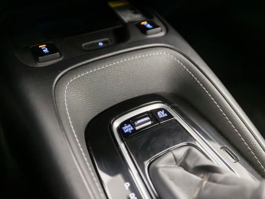 Toyota Corolla Touring Sports 2.0 Hybrid Sport 180Pk Automaat (APPLE CARPLAY, NAVIGATIE, CAMERA, LEDER, STOELVERWARMING, SPORTS... ActivLease financial lease