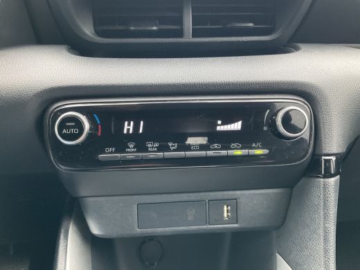 Toyota Yaris 1.5 Hybrid Dynamic Caplay DAB Camera Uitstraling! ActivLease financial lease