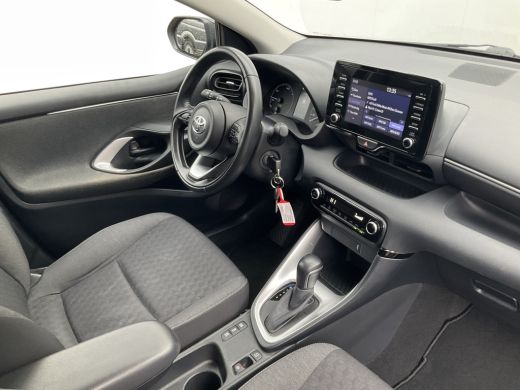 Toyota Yaris 1.5 Hybrid Dynamic Caplay DAB Camera Uitstraling! ActivLease financial lease