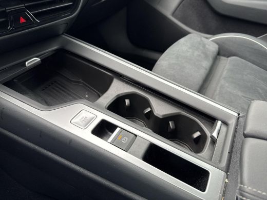 Volkswagen Passat Variant 1.5 eHybrid Business | PHEV | Trekhaak | Lane Assist | Front Assist | Adapt. Cruise | SOH... ActivLease financial lease