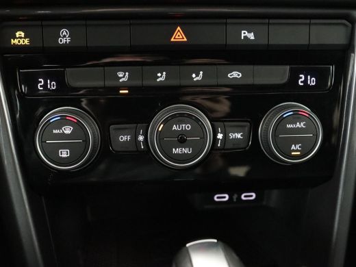 Volkswagen T-Roc 1.5 TSI Sport | Trekhaak | Camera | Carplay | Full LED | Adaptive cruise | Virtual Cockpit | Clim... ActivLease financial lease