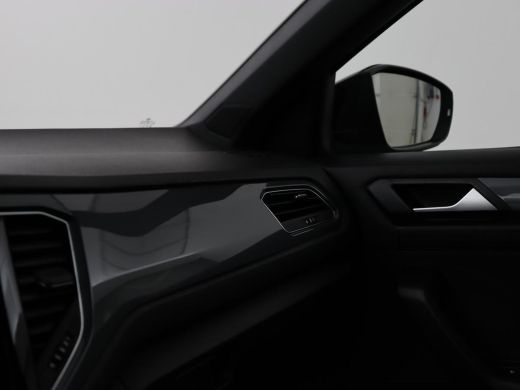 Volkswagen T-Roc 1.5 TSI Sport | Trekhaak | Camera | Carplay | Full LED | Adaptive cruise | Virtual Cockpit | Clim... ActivLease financial lease