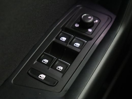 Volkswagen T-Roc 1.5 TSI Sport | Trekhaak | Camera | Carplay | Full LED | Adaptive cruise | Virtual Cockpit | Clim... ActivLease financial lease