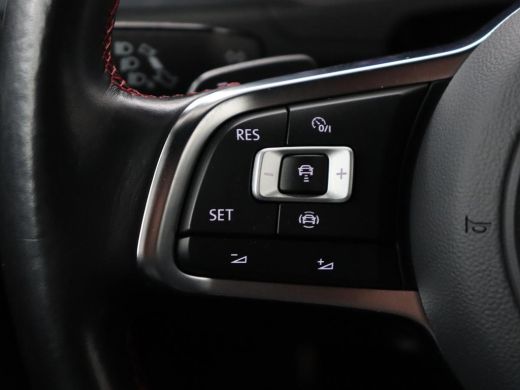 Volkswagen T-Roc 1.5 TSI Sport | Trekhaak | Camera | Carplay | Full LED | Adaptive cruise | Virtual Cockpit | Clim... ActivLease financial lease