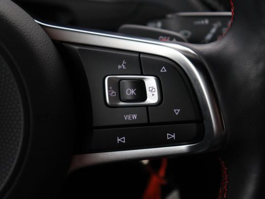 Volkswagen T-Roc 1.5 TSI Sport | Trekhaak | Camera | Carplay | Full LED | Adaptive cruise | Virtual Cockpit | Clim... ActivLease financial lease