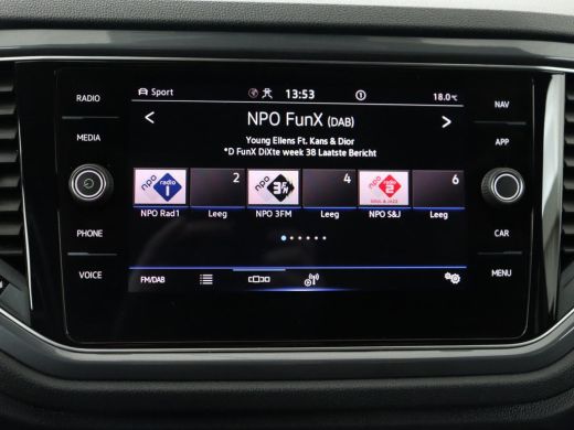 Volkswagen T-Roc 1.5 TSI Sport | Trekhaak | Camera | Carplay | Full LED | Adaptive cruise | Virtual Cockpit | Clim... ActivLease financial lease