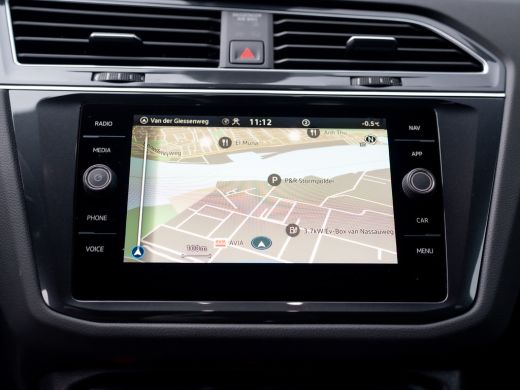 Volkswagen Tiguan 1.4 TSI eHybrid R-Line Business+ | Black Style | Keyless | Camera | IQ Light | Elk. A-klep | Prij... ActivLease financial lease