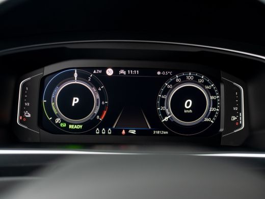 Volkswagen Tiguan 1.4 TSI eHybrid R-Line Business+ | Black Style | Keyless | Camera | IQ Light | Elk. A-klep | Prij... ActivLease financial lease