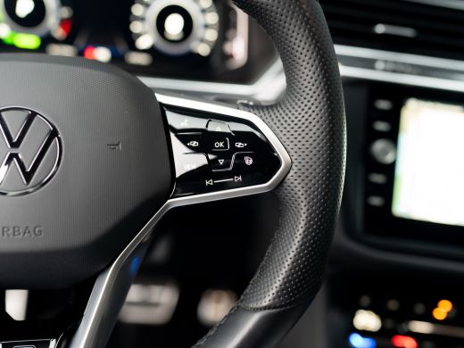 Volkswagen Tiguan 1.4 TSI eHybrid R-Line Business+ | Black Style | Keyless | Camera | IQ Light | Elk. A-klep | Prij... ActivLease financial lease