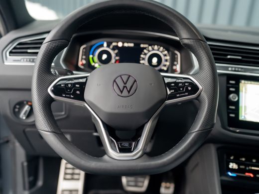 Volkswagen Tiguan 1.4 TSI eHybrid R-Line Business+ | Black Style | Keyless | Camera | IQ Light | Elk. A-klep | Prij... ActivLease financial lease