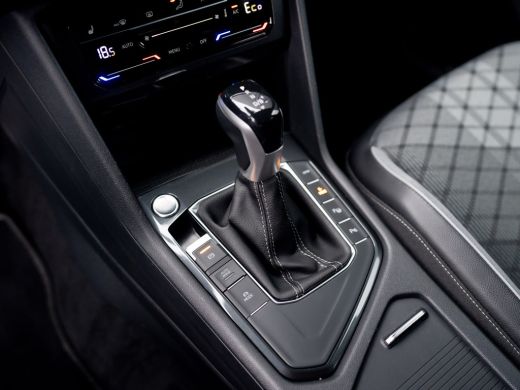 Volkswagen Tiguan 1.4 TSI eHybrid R-Line Business+ | Head Up | Trekhaak wegkl. | 20'' | IQ Light | Side Assist | Ca... ActivLease financial lease