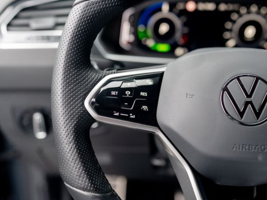 Volkswagen Tiguan 1.4 TSI eHybrid R-Line Business+ | Head Up | Trekhaak wegkl. | 20'' | IQ Light | Side Assist | Ca... ActivLease financial lease