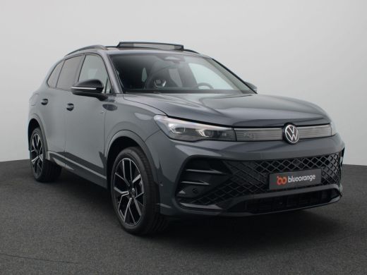 Volkswagen Tiguan 1.5 eHybrid R-Line Edition 204PK DSG Pano-Schuifdak, Black Style, Trekhaak, 20" LM Velgen, Keyles... ActivLease financial lease