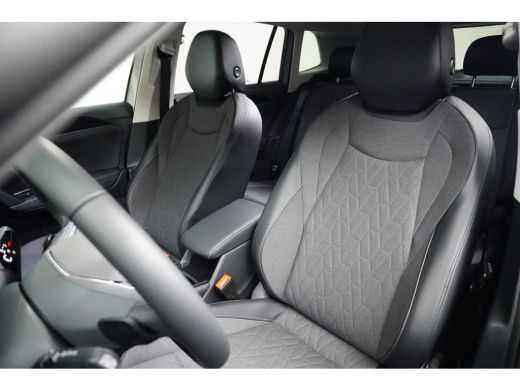 Volkswagen Tiguan 1.5 TSI eHybrid 204 pk Life | Achteruitrijcamera | Assistance package including Adaptive Cruise C... ActivLease financial lease