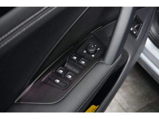 Volkswagen Tiguan 1.5 TSI eHybrid 204 pk Life | Achteruitrijcamera | Assistance package including Adaptive Cruise C... ActivLease financial lease