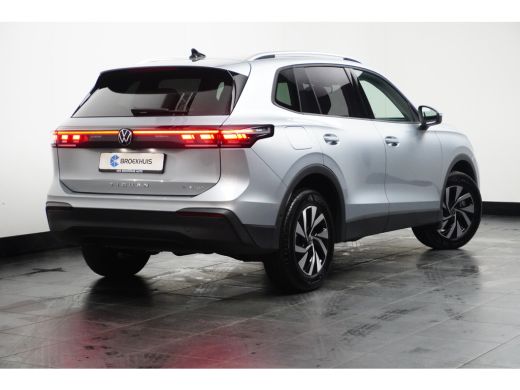 Volkswagen Tiguan 1.5 TSI eHybrid 204 pk Life | Achteruitrijcamera | Assistance package including Adaptive Cruise C... ActivLease financial lease