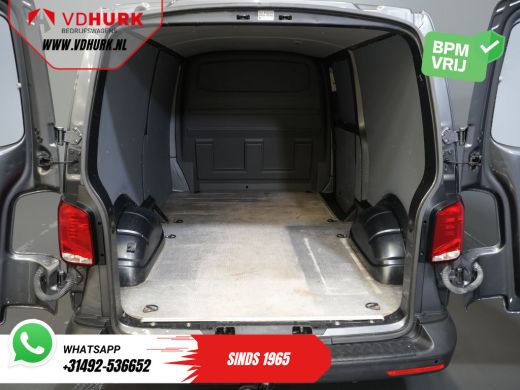 Volkswagen Transporter 2.0 TDI L2 NL Auto/ Carplay/ Airco/ Cruise/ 16"LMV/ PDC/ Trekhaak ActivLease financial lease